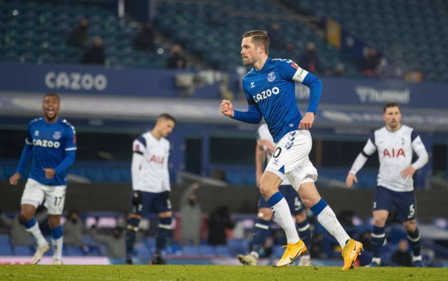 岁女孩迅速 岁女孩迅速